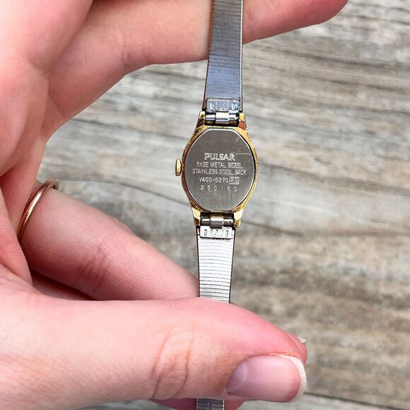 Pulsar Gold Tone Vintage Quartz Watch Textured Bracelet Minimalist Classic main image 4